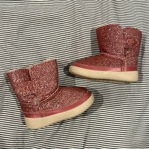 NWOT BABY UGGS size 2/3